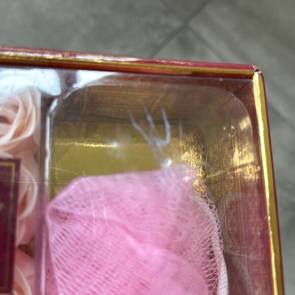 NEW body luxuries strawberry champagne scented bath kit - Picture 7 of 7